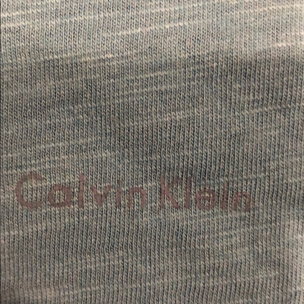 Calvin Klein Classic Fit T-Shirt - Picture 2 of 5